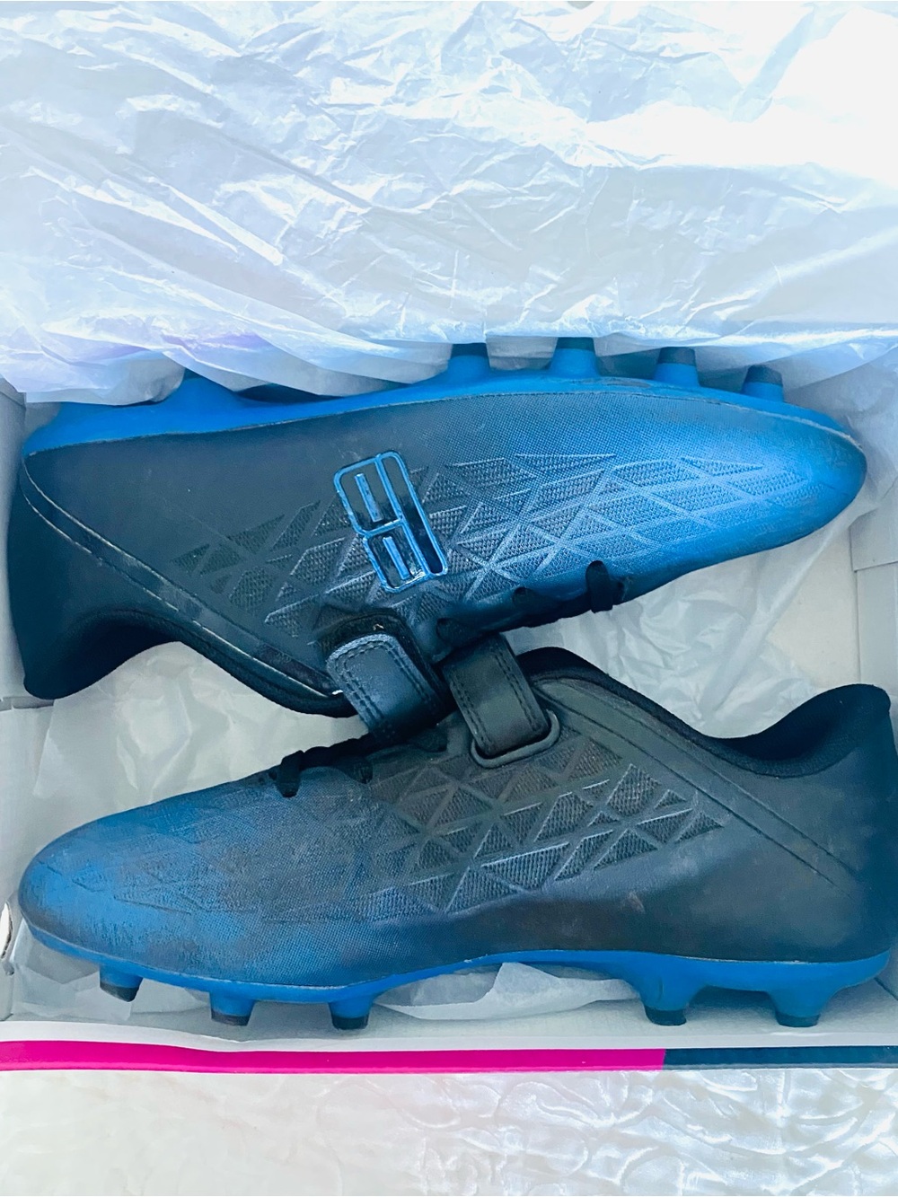 ⚽️BOYS Blue Velcro Soccer Cleats SZ 5